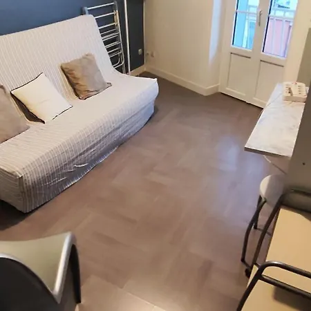 F1 Hyper Centre Apartment *